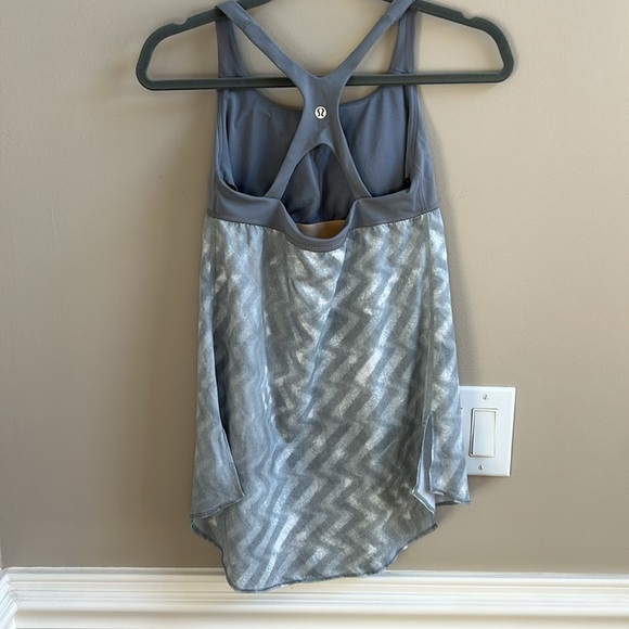 Lululemon Venus Tank Gray Shelf Bra loose fit Size 6 - Picture 6 of 8